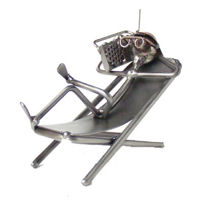 Figurine - Vacancier sur chaise-longue avec radio